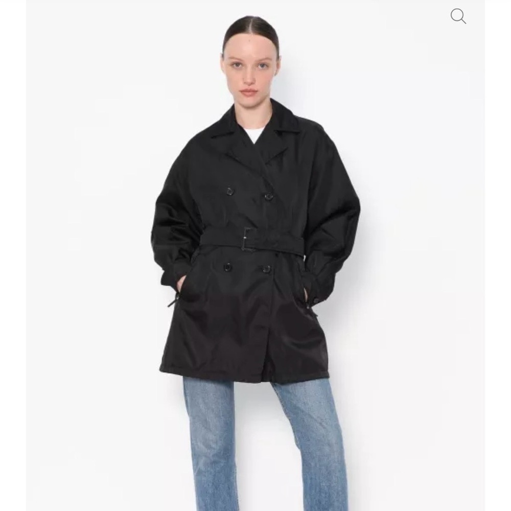 FACONNABLE Double Breasted 90’s Belted
Trench Coat, black, red interior lining